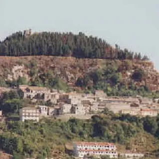 Aiello Calabro, tagliati pneumatici mezzi di proprietà comunale