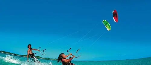 A Gizzeria in scena i 'cavalieri delle onde' - VIDEO