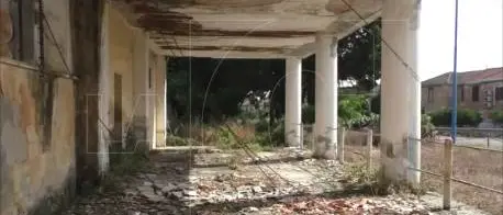 In macerie il colosso industriale degli anni Trenta - FOTO