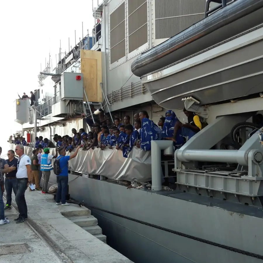 Sbarcati 600 migranti al Porto di Vibo Marina