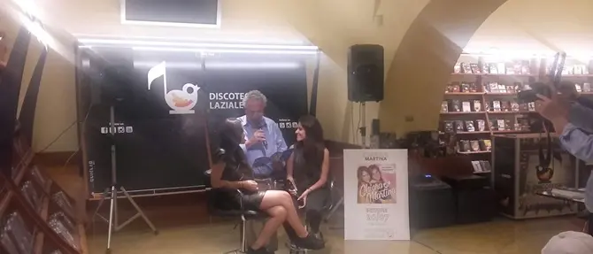 Chiara e Martina protagoniste alla Discoteca Laziale