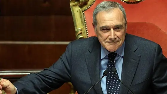 Pietro Grasso, neopresidente del Senato, durante il discorso dopo la sua elezione nell\\'aula del Senato, Roma, 16 marzo 2013. ANSA/ ALESSANDRO DI MEO , ANSA