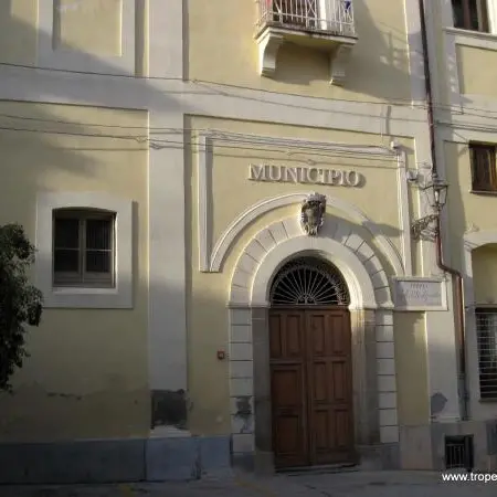 Mafia, il Consiglio dei ministri scioglie il Comune di Tropea
