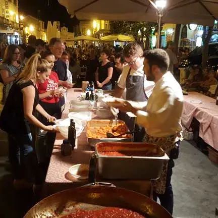 Pizzo, l'amatriciana solidale raccoglie 4mila euro