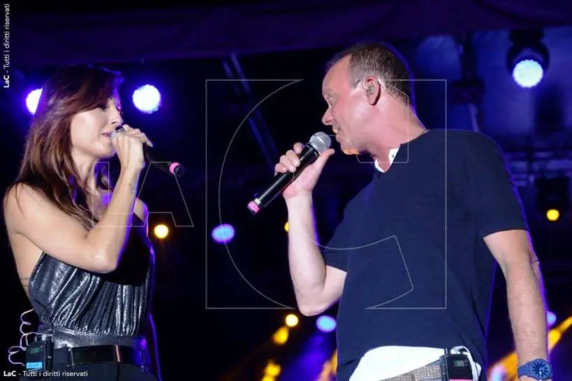 VIDEO - Pienone a Tropea per Gigi D’Alessio e Anna Tatangelo