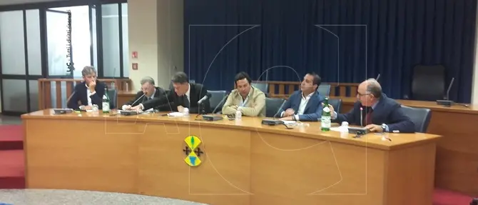 Il centrodestra calabrese prova a ricompattarsi: «Oliverio ha fallito»