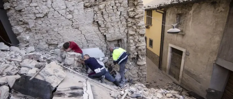 «Gran parte degli edifici calabresi progettati senza criteri antisismici»