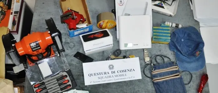 Furti in appartamento, due arresti a Cosenza