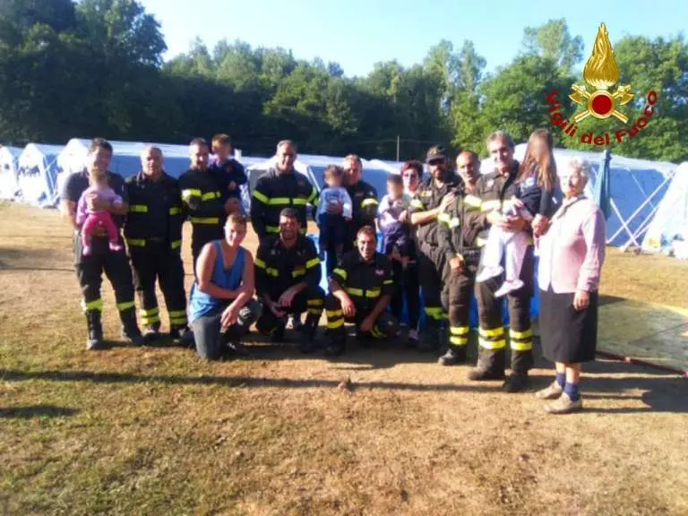 Vigili del Fuoco Calabria, donata una piscina ai bambini di Amatrice