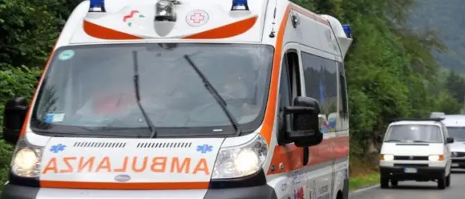 Trattore si rovescia, pensionato muore a Corigliano