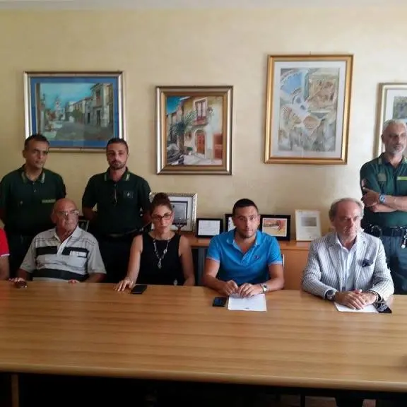 Emergenza rifiuti a Rosarno, ci pensano le guardie zoofile