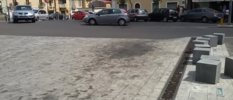 Lamezia, Piazza d'Armi ridotta a terminal bus