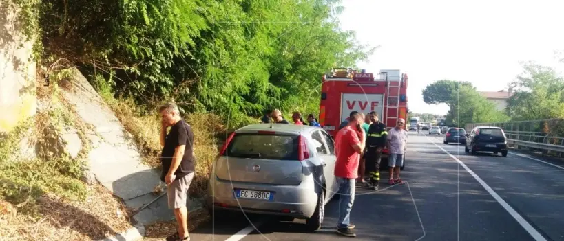 Tragedia a Paola, un uomo precipita da un pendio e muore sul colpo - VIDEO