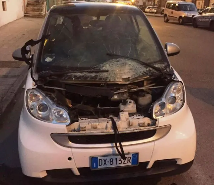 Intimidazioni a Cosenza, ordigni contro le auto del sindaco di Rende e di una farmacista (VIDEO)