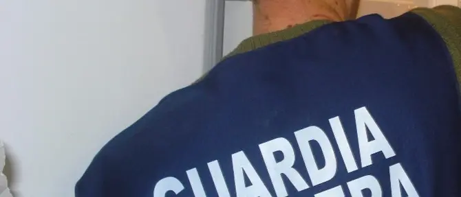 Melito, sequestrate strutture abusive in un lido: una denuncia