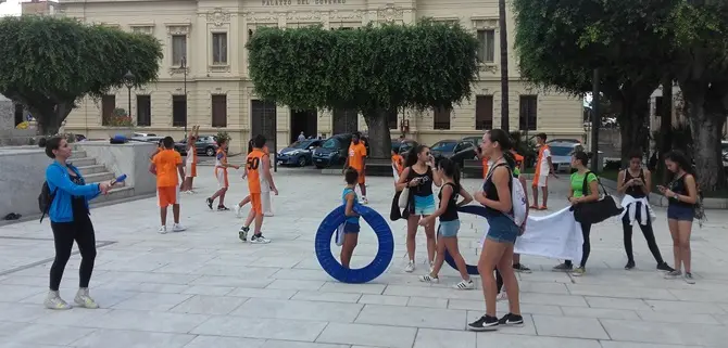 Impianti sportivi occupati dai migranti: scatta la protesta a Reggio (FOTO)