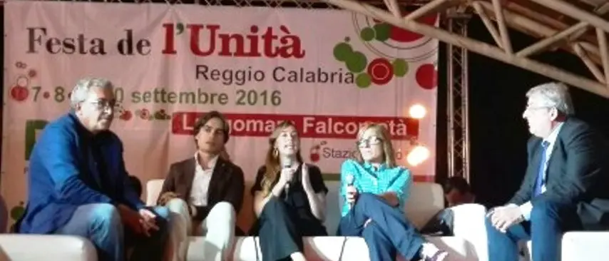 La Boschi a Reggio tra nervosismo e assenze pesanti