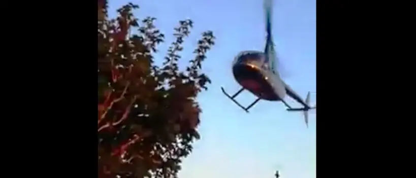Sposi in elicottero a Nicotera, il velivolo atterra direttamente in piazza