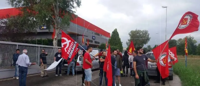 Operaio morto nel sit in di Piacenza, a Cosenza si mobilitano i movimenti di base