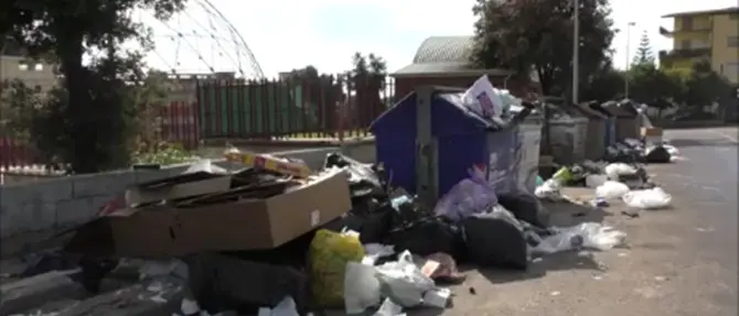 A Lamezia discariche in pieno centro