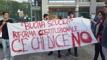 A Lamezia studenti in piazza contro la “Buona scuola”