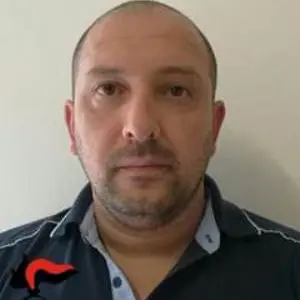Armi e tritolo in officina, arrestato meccanico