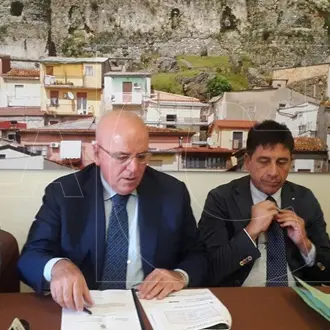 Oliverio presenta l’alta velocità anche per la Calabria