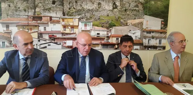 Oliverio presenta l’alta velocità anche per la Calabria