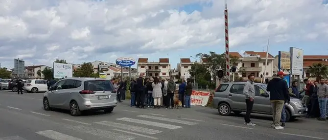 Mandatoriccio, migranti ospitati in un albergo: protestano i cittadini