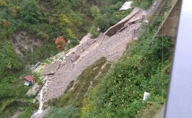 Crolla un muro a Longobucco