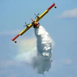 Calabria Verde, servizio elicotteri antincendio: tre indagati