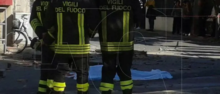 Crolla un balcone a San Ferdinando, muore 72enne