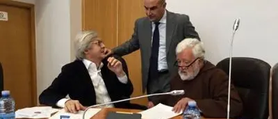 Consiglio comunale di Cosenza, Sgarbi tra i banchi -VIDEO