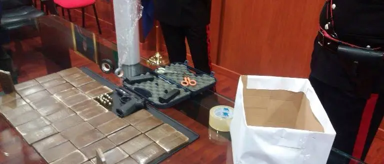 Cosenza, droga e armi in casa: arrestato ex camionista -Foto