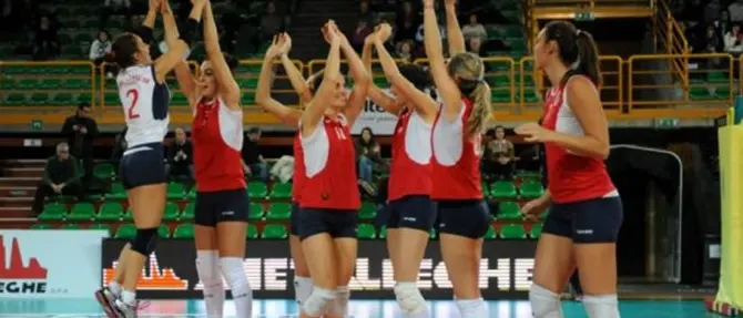 Volley, turno impegnativo in A2 per le due calabresi Soverato e Palmi