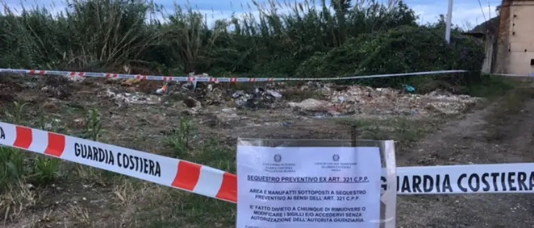 Rifiuti pericolosi, sequestrata un’area privata a Pizzo