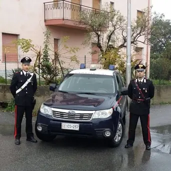 Aggredisce con calci e pugni la convivente: arrestato 35enne a Simeri Crichi