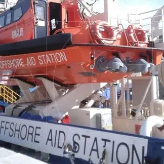 237 migranti sbarcati a Vibo Marina. Ci sono anche 2 cadaveri