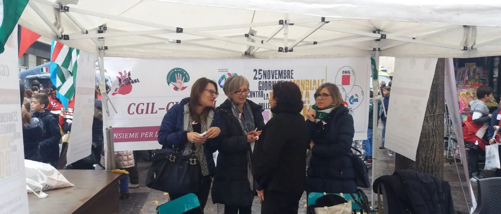 A Cosenza le “Clementine Antiviolenza” Video