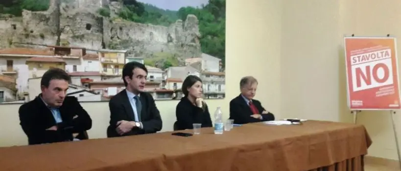Referendum, D’Attorre a Lamezia: «Un “No” ci libererà dal “renzismo”»