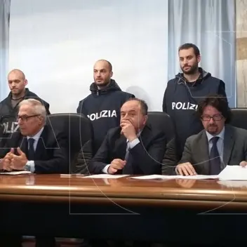 Catanzaro, colpo alla cosca Trapasso: in manette 48 persone (NOMI-VIDEO)