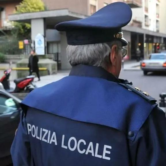 Lamezia: sequestrati 2.700 prodotti non conformi