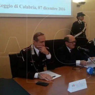 'Ndrangheta, dalla gestione dei rifiuti al controllo delle elezioni: 14 arresti. Coinvolti politici e imprenditori (NOMI-FOTO)