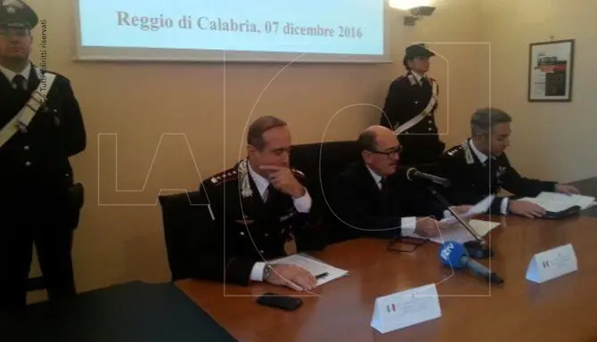 'Ndrangheta, dalla gestione dei rifiuti al controllo delle elezioni: 14 arresti. Coinvolti politici e imprenditori (NOMI-FOTO)