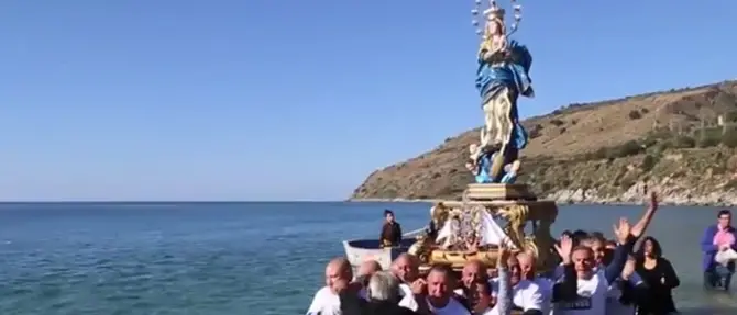 Immacolata: la processione in mare a Nicotera Marina