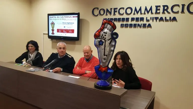 Confcommercio Cosenza: parte “Arte in Vetrina”