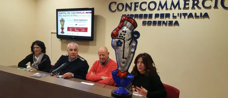 Confcommercio Cosenza: parte “Arte in Vetrina”