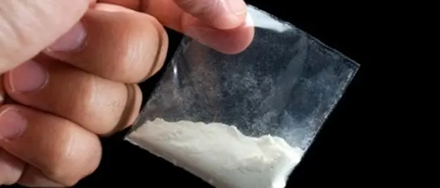 Crotone, scoperta “centrale” per il confezionamento della cocaina: due arresti