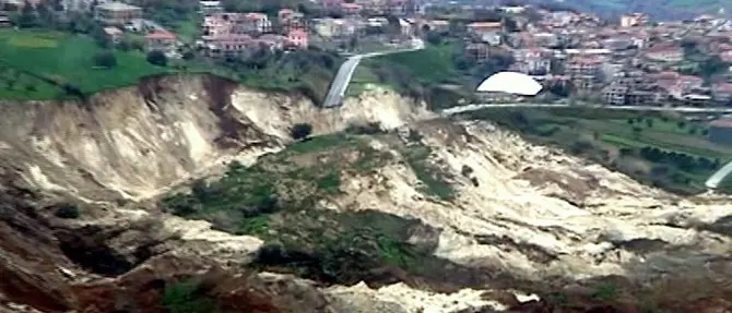 Frana di Maierato, sette indagati tra ex amministratori e tecnici