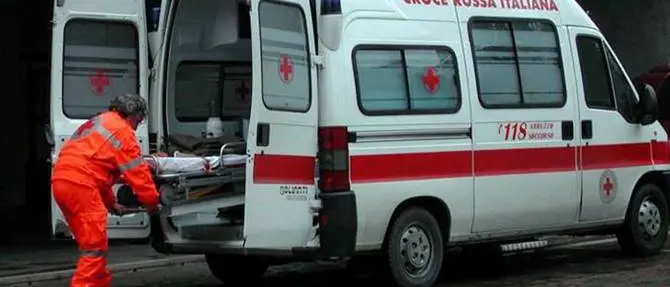 Bruciano sterpaglie e scoppia ordigno bellico, ferite 5 operaie